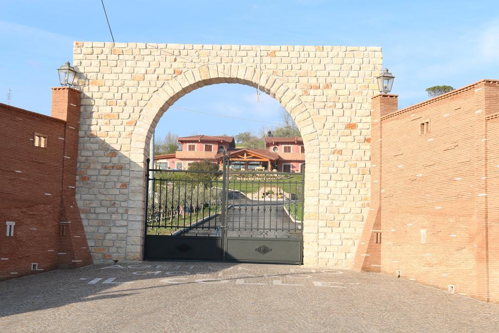 Agriturismo Ciociaro " Il Colle " Hotel Ristorante شيبرانو المظهر الخارجي الصورة