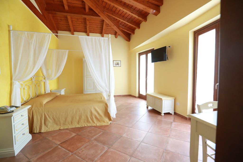 Agriturismo Ciociaro " Il Colle " Hotel Ristorante شيبرانو المظهر الخارجي الصورة
