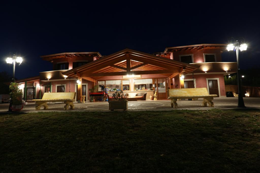 Agriturismo Ciociaro " Il Colle " Hotel Ristorante شيبرانو المظهر الخارجي الصورة